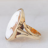 Anello retrò in oro giallo 14K con cammeo su conchiglia rappresentante profilo di soldato romano, anni ‘30/‘40