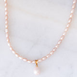 Collana vintage con perle rosa e con chiusura in oro giallo 18K,anni ‘90