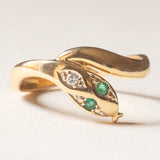 Anello a serpente vintage in oro giallo 18K con smeraldi e diamante di taglio brillante (0.02ct ca.), anni ‘70