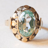 Anello vintage in oro giallo 9K con spinello azzurro sintetico (5ct ca.), anni ‘60/‘70