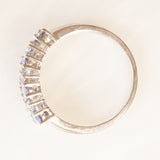 Anello vintage in oro bianco 9K con tanzaniti (1ctw ca.) e diamanti (0.07ctw ca.), anni ‘90