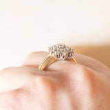 Anello a fiore vintage in oro giallo e bianco 14K con diamanti di taglio brillante (0.95ctw ca.), anni ‘60/‘70