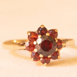 Anello a fiore vintage in oro giallo 9K con granati (0.75ctw ca.), anno 1997