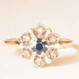 Anello a margherita vintage in oro giallo e bianco 9K con zaffiro (0.25ct ca.) e diamanti (0.06ctw ca.), anni ‘60