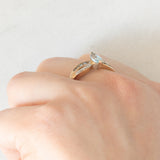 Anello vintage in oro giallo 9K con topazi azzurri (0.80ctw ca.) e diamanti, anni ‘80/‘90