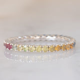 Eternity arcobaleno in oro bianco 18K con zaffiri (1.30ctw ca.)