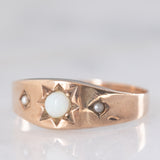 Trilogy gypsy antico in oro giallo 8K con opale e perline bianche, anni ‘10/‘20