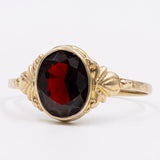 Anello solitario vintage in oro giallo 8K con granato, anni ‘50/‘60