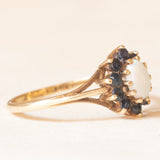 Anello a margherita vintage in oro giallo 9K con opale (0.20ct ca.) e zaffiri (0.40ctw ca.), anno 1990