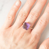 Anello da cocktail vintage in oro giallo 18K con ametista e diamanti di taglio brillante (0.24ctw ca.), anni ‘70/‘80