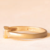 Anello a “V” vintage in oro giallo e bianco 9K con diamanti, anni ‘70