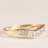 Anello a “V” vintage in oro giallo e bianco 9K con diamanti (0.14ctw ca.), anni ‘80/‘90 ca.