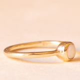 Solitario vintage in oro giallo 9K con opale (0.15ct ca.), anno 1978