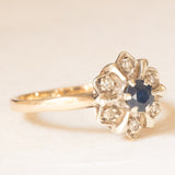 Anello a margherita vintage in oro giallo e bianco 9K con zaffiro (0.25ct ca.) e diamanti (0.06ctw ca.), anni ‘60