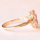 Anello a fiore vintage in oro giallo 10K con zaffiri rosa sintetici (1.20ctw ca.) e zaffiri bianchi, anno 1992