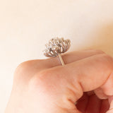 Anello a fiocco di neve vintage in oro bianco 18K con diamanti di taglio brillante (2ctw ca.), anni ‘60/‘70