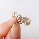 Orecchini a margherita pendenti vintage in oro giallo e bianco 9K con quarzo verde e diamanti, anni ‘70/‘80