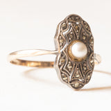 Anello antico in oro giallo 8K e argento con perla bianca e diamanti di taglio rosetta, primi del ‘900