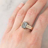 Anello vintage in oro giallo 14K con ematite incisa con profilo di soldato, anni ‘60