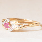 Anello vintage in oro giallo e bianco 18K con rubino sintetico (0.07ct ca.), anni ‘60/‘70
