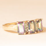 Anello vintage in oro giallo 9K con topazi mistici (1.80ctw ca.) e diamanti (0.03ctw ca.), anni ‘90/anni ‘2000