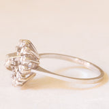 Anello a margherita vintage in oro bianco 18K con diamanti (0.27ctw ca.), anni ‘70/‘80