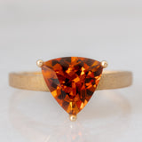 Solitario in oro giallo 9K con quarzo citrino di taglio trillion (1.93ct)