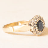 Anello a margherita vintage in oro giallo 9K con zaffiro (0.60ct ca.) e diamanti (0.16ctw ca.), anno 1978