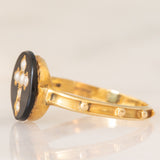 Raro anello rosario antico in oro giallo 18K con onice e perline bianche, fine ‘800/inizio ‘900