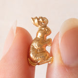 Ciondolo vintage a forma di coniglietto in oro giallo 18K