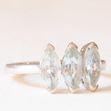 Trilogy moderno in oro bianco 10K con acquamarine di taglio marquise (1ctw ca.), anno 2014