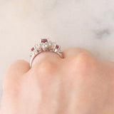 Anello a fiore vintage in platino con rubini (0.63ctw) e diamanti (0.85ctw), anni ‘90/anno ‘2000
