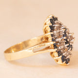 Anello a fiore vintage in oro giallo 14K con zaffiri (0.40ctw ca.) e diamanti (0.40ctw ca.), anni ‘70/‘80