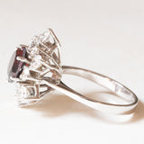 Anello a fiocco di neve vintage in oro bianco 18K con granato (2ct ca.) e diamanti di taglio brillante (1.50ctw ca.), anni ‘80