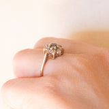 Anello a margherita vintage in oro giallo 9K con zaffiro (0.15ct ca.) e diamanti (0.08ctw ca.), anno 1979