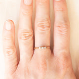 Trilogy vintage in oro giallo e bianco 9K con diamanti di taglio brillante (0.06ctw ca.)