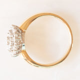 Anello a fiore vintage in oro giallo e bianco 14K con diamanti di taglio brillante (0.93ctw ca.), anni ‘60/‘70