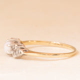 Anello vintage in oro giallo e bianco 9K con opale (0.15ct ca.) e diamanti, anni ‘70