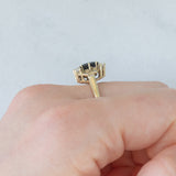 Anello a margherita vintage in oro giallo 14K con zaffiro (0.70ct ca.) e diamanti (0.20ctw ca.), anni ‘80