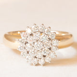 Anello a fiore vintage in oro giallo e bianco 14K con diamanti di taglio brillante (0.93ctw ca.), anni ‘60/‘70