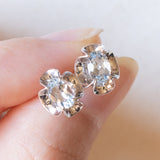 Orecchini moderni in oro bianco 9K con acquamarine (0.60ctw ca.)