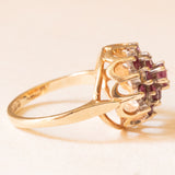 Anello vintage in oro giallo 9K con rubini (0.44ctw ca.) e diamanti (0.06ctw ca.), anni ‘80
