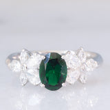 Anello vintage in platino con tsavorite (0.94ct) e due fiori di diamanti (0.78ctw), anni ‘90/anni ‘2000