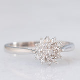 Anello a fiore vintage in oro bianco 9K con diamanti (0.10ctw ca.), anni ‘80