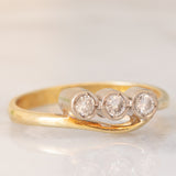 Trilogy vintage in oro giallo e bianco 14K con diamanti di taglio brillante (0.30ctw ca.), anni ‘60/‘70