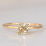 Solitario da cocktail moderno in oro giallo 10K con quarzo citrino (0.35ct ca.), anno 2016