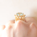 Anello da cocktail vintage in oro giallo 18K con acquamarina (7.50ct ca.), anni ‘60/‘70