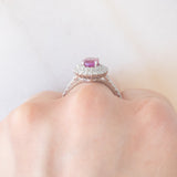 Anello a margherita moderno in platino con rubino (1.51ct) e diamanti (0.72ctw), anni ‘2000
