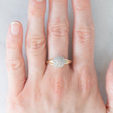 Anello a fiore vintage in oro giallo e bianco 14K con diamanti di taglio brillante (0.55ctw ca.), anni ‘80