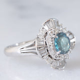 Anello ballerina vintage in platino con alessandrite naturale (1.10ct) e diamanti di taglio brillante e tapered (0.81ctw), anni ‘90